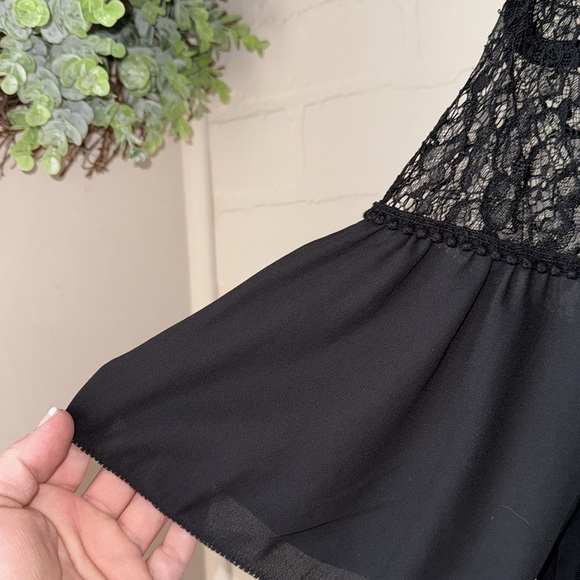 White House Black Market blouse black lace embellished small short sleeve - Picture 8 of 10